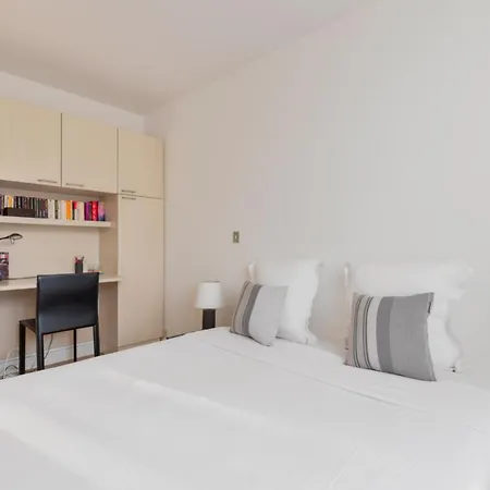 Spacious & Luminous 1bd Flat For 4p Eiffel Tower Paris
