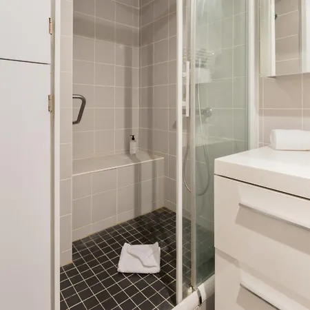 Spacious & Luminous 1bd Flat For 4p Eiffel Tower Paris